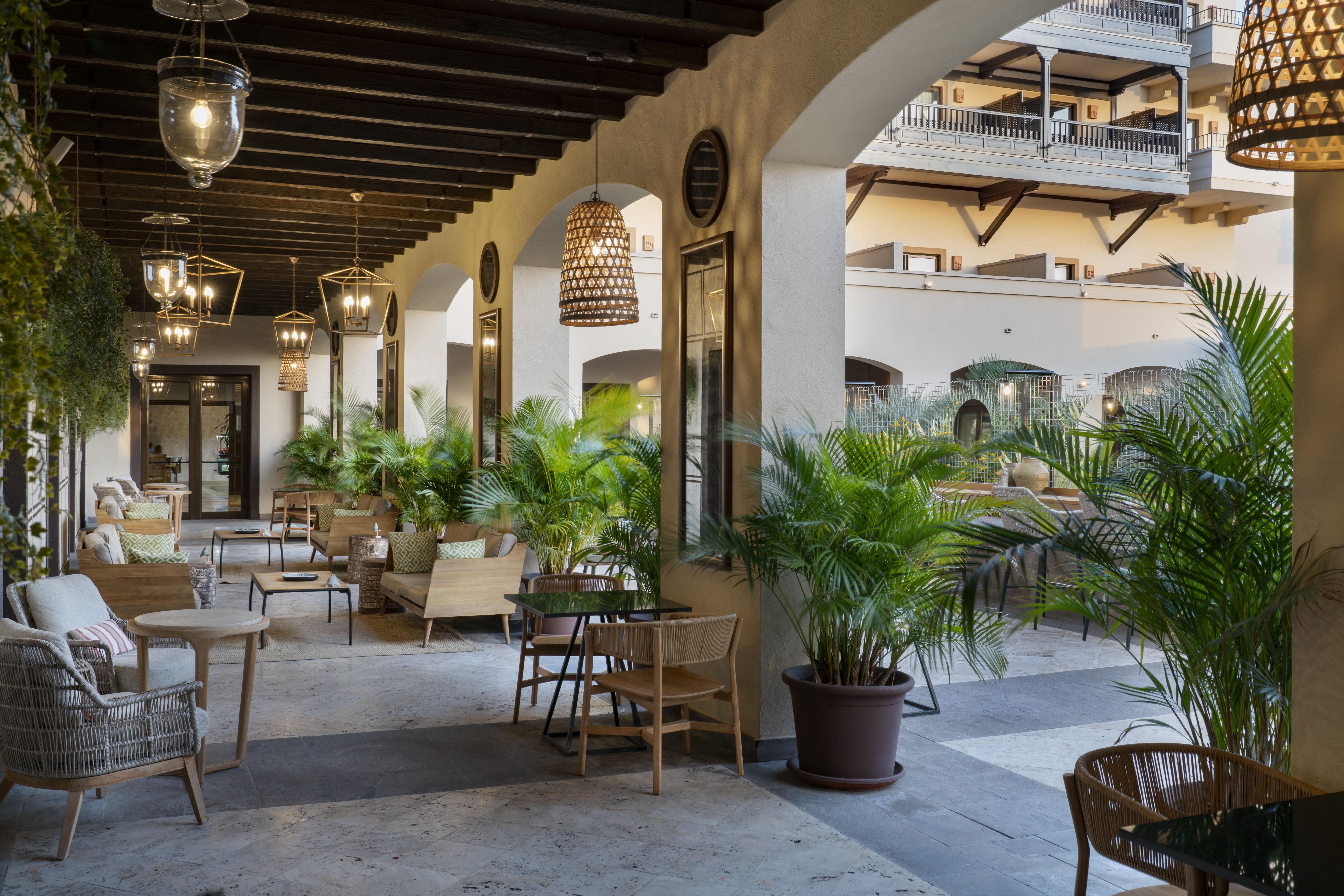 Vincci Seleccion La Plantacion Del Sur Hotel Адехе Екстериор снимка The hotel's interior courtyard