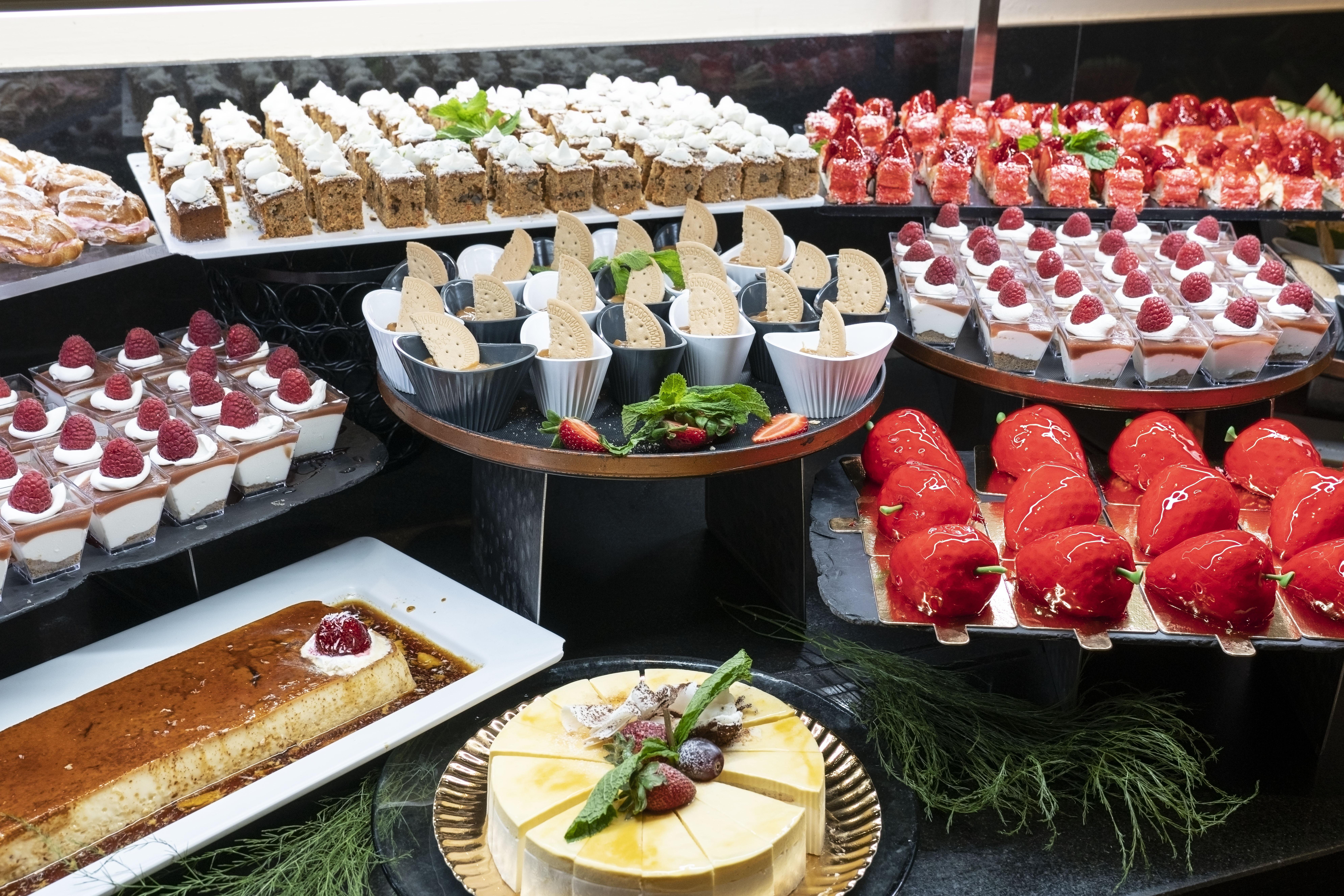 Vincci Seleccion La Plantacion Del Sur Hotel Адехе Екстериор снимка A selection of desserts