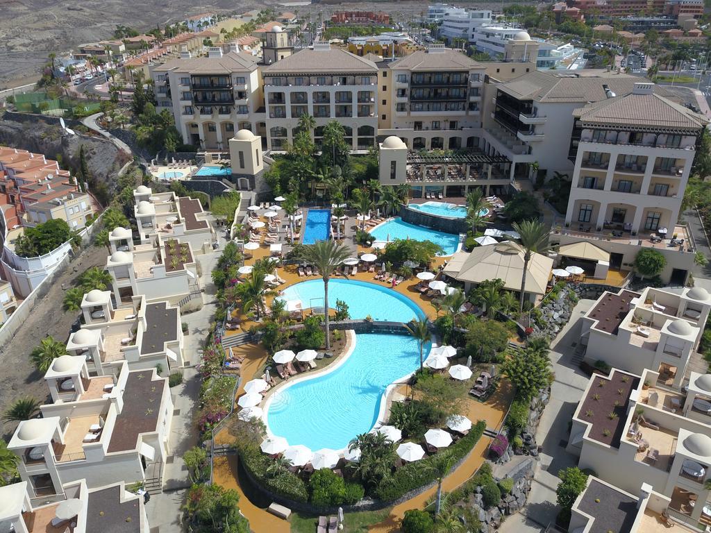 Vincci Seleccion La Plantacion Del Sur Hotel Адехе Екстериор снимка Aerial view of the hotel